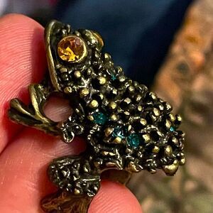 Frog Toad Ring brass with Gem Accents